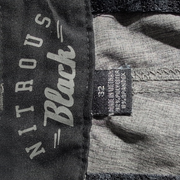 Men's Grey Nitrous Shorts Size 32 - Picture 2 of 7